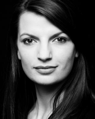 http://images.castcall.blue-compass.com.s3.amazonaws.com/portfolio/313/313242.jpg