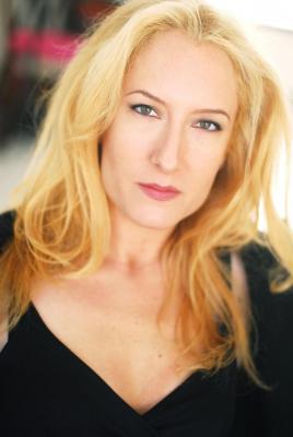 http://images.castcall.blue-compass.com.s3.amazonaws.com/portfolio/319/319799.jpg
