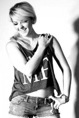 http://images.castcall.blue-compass.com.s3.amazonaws.com/portfolio/401/401022.jpg