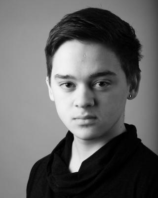 http://images.castcall.blue-compass.com.s3.amazonaws.com/portfolio/451/451725.jpg