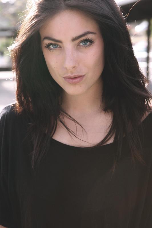 http://images.castcall.blue-compass.com.s3.amazonaws.com/portfolio/643/643701.jpg