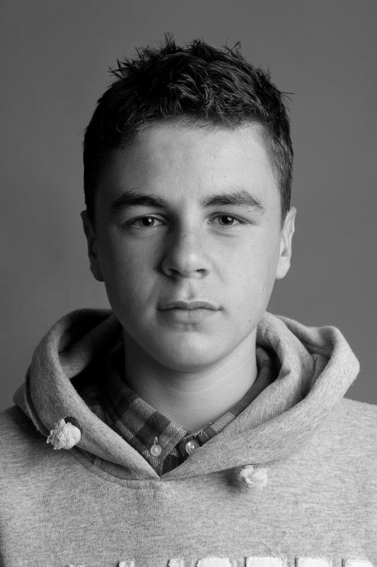 http://images.castcall.blue-compass.com.s3.amazonaws.com/portfolio/660/660978.jpg